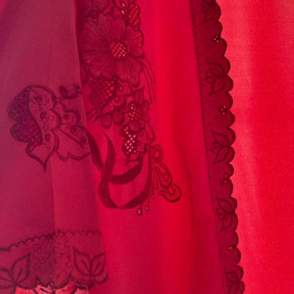 Embroidered Red Women's Robe - Picture 2 of 3
